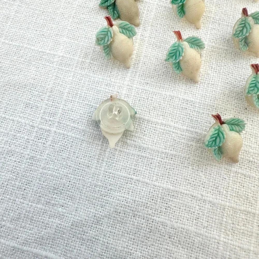 Set of 13 Vintage Lemon Buttons Yellow Vtg Crafts - Picture 3 of 5